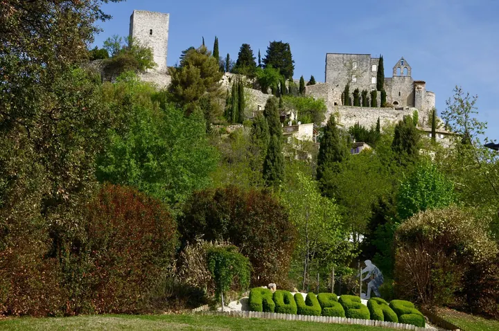 Village of Roussas and its castle